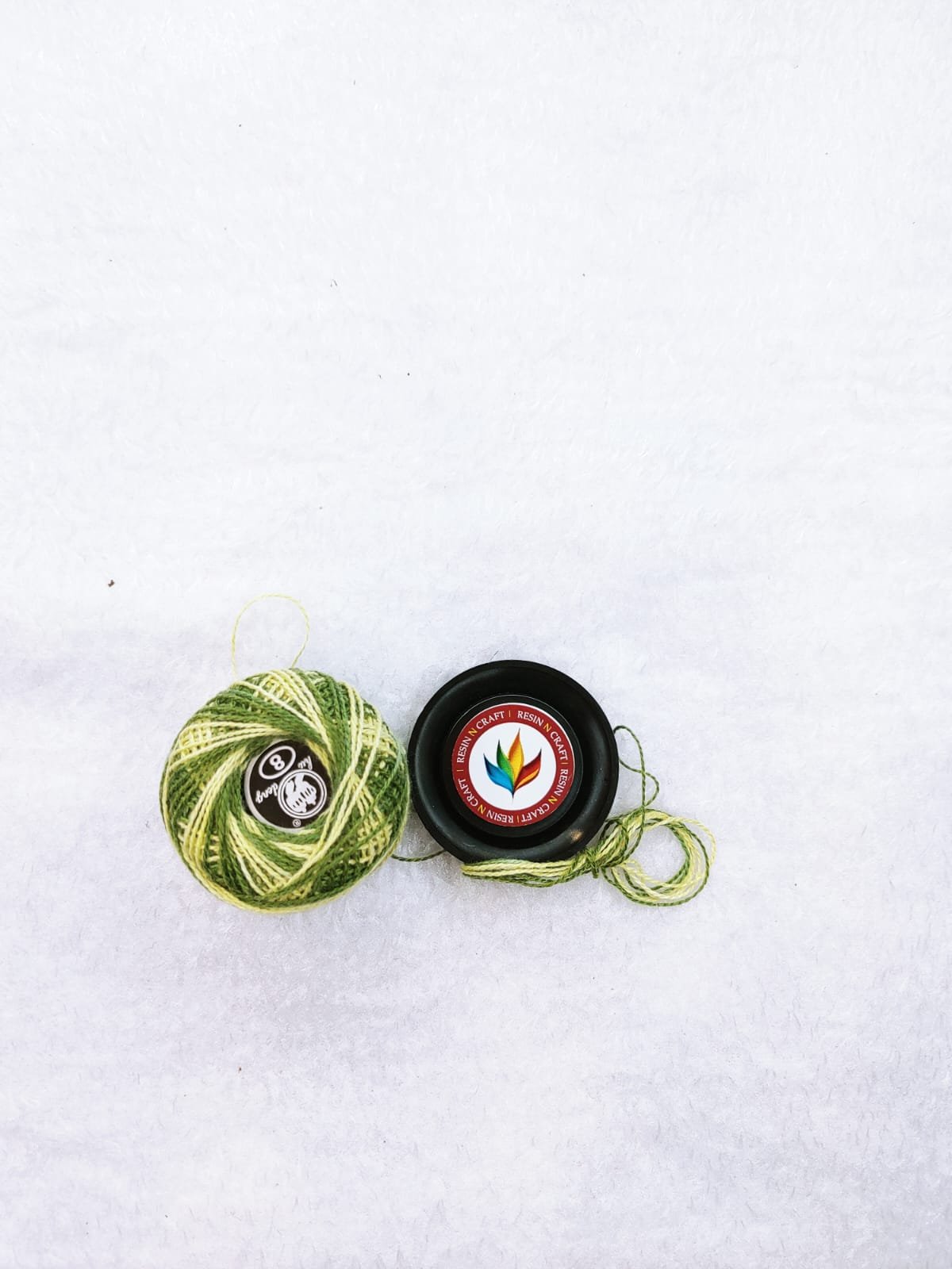 EMBROIDERY THREAD - DARK GREEN & LIGHT GREEN
