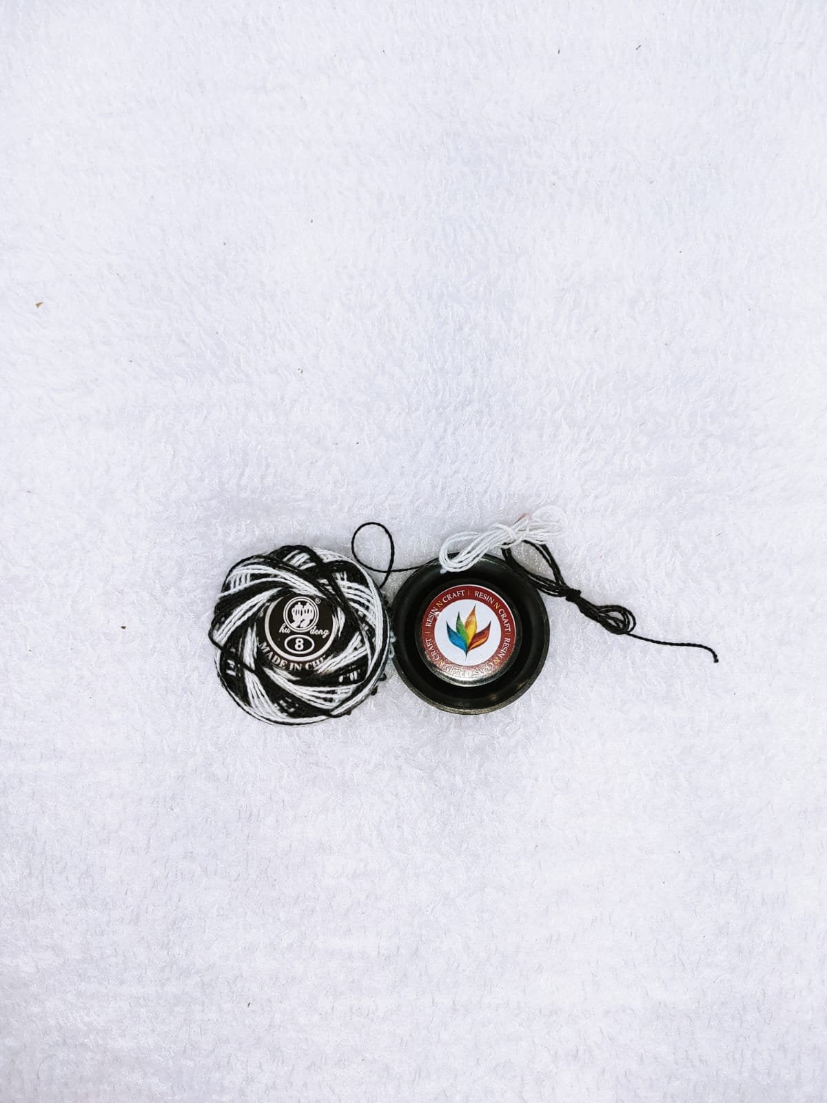 EMBROIDERY THREAD - BLACK & WHITE