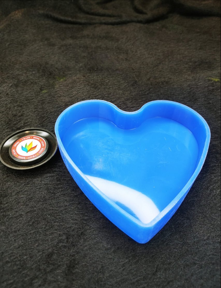 Monogram Heart Mould 05 Inch