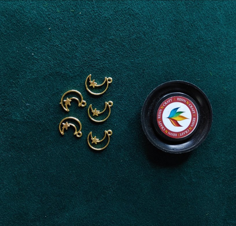 GOLD HALF MOON WITH STAR