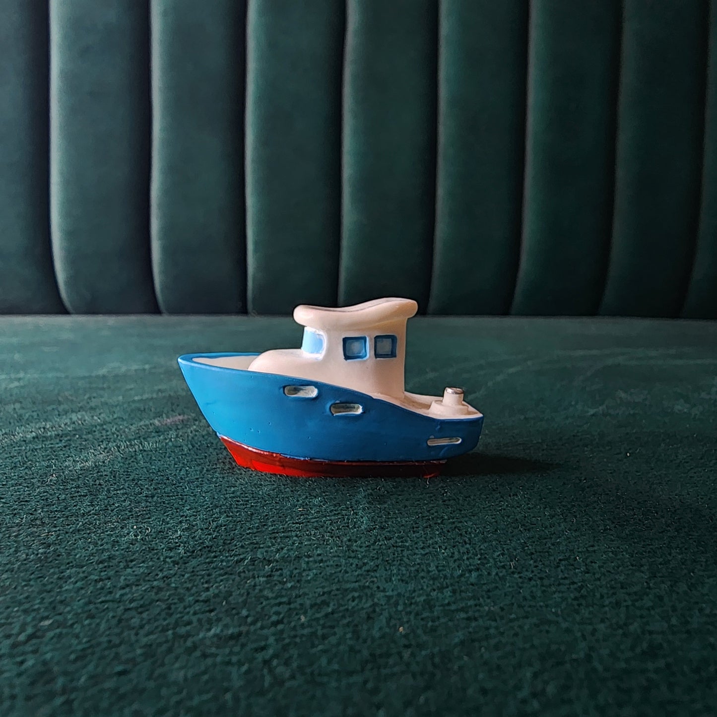 1480008 Cute Yacht - B Miniature