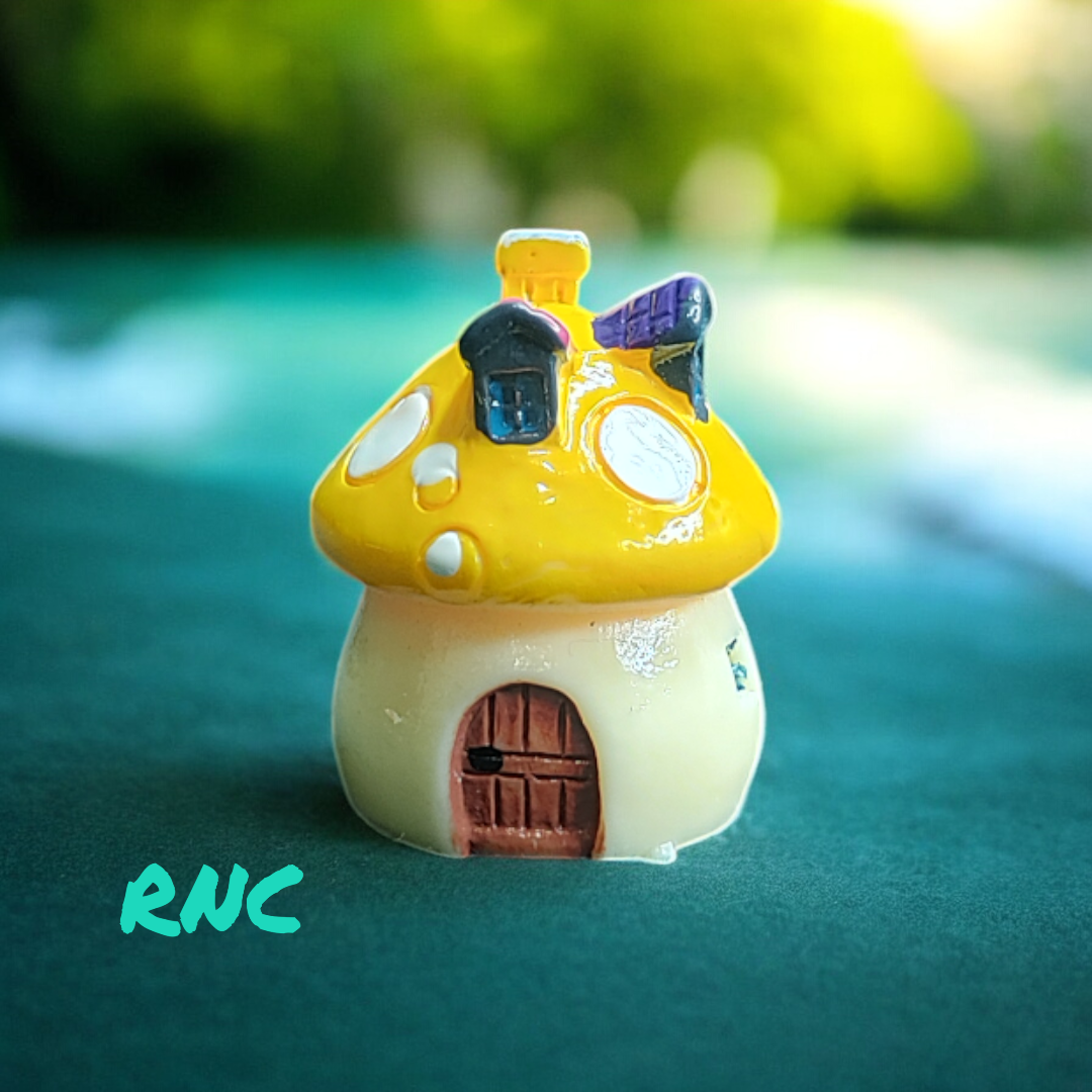 1480232 Yellow Mushroom House Miniature