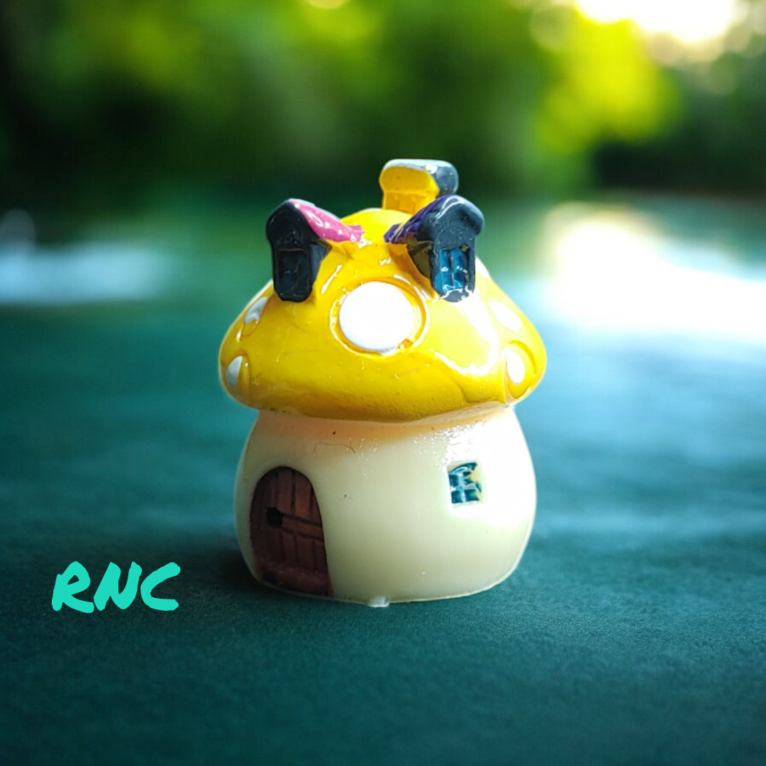 1480232 Yellow Mushroom House Miniature