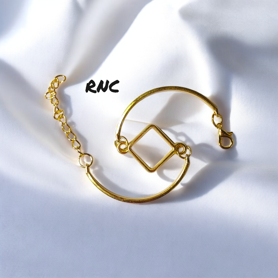Gold Bracelet with Rhombus Bezel