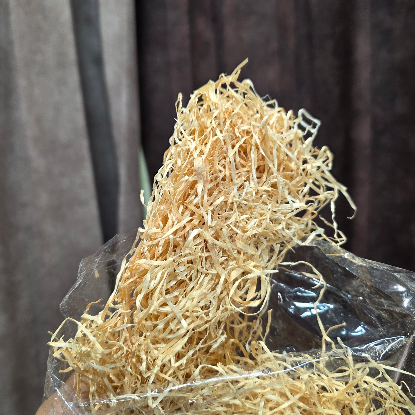 Crinkle Cut Paper Shreds For Packing – Natural Beige (40 Grams)