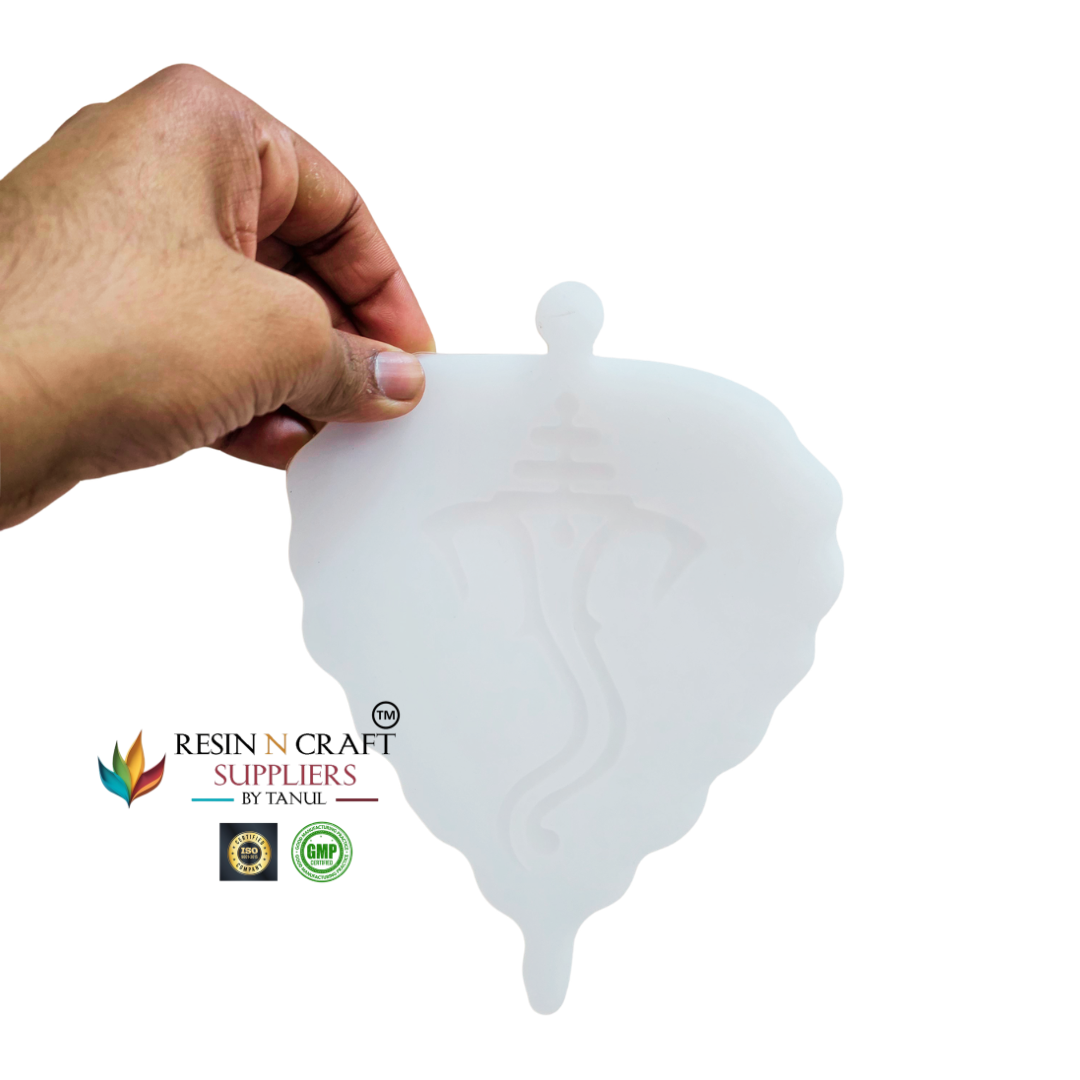 Paan Shape Engraved Ganesh Frame Mould