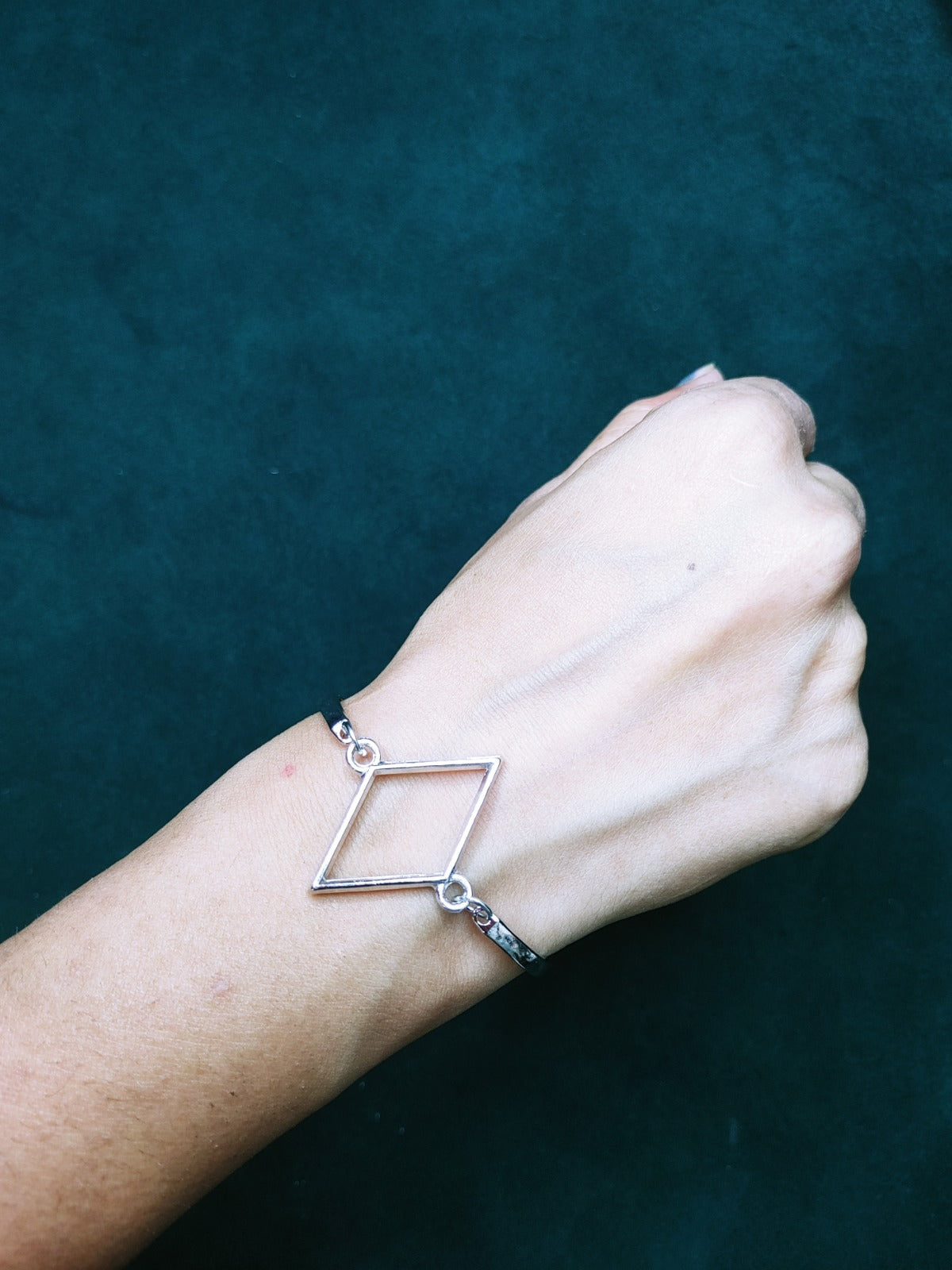 Silver Bracelet with Kite Bezel