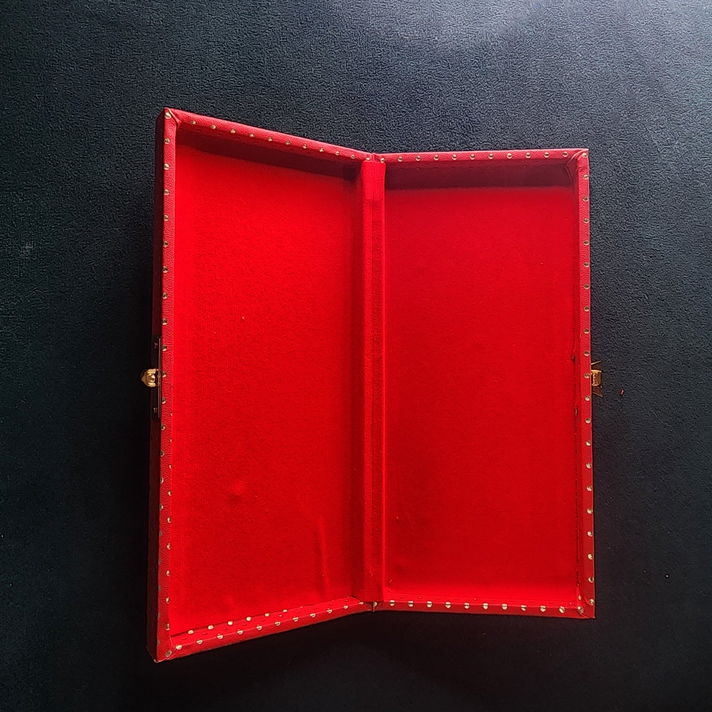 Rakhi Box Pack With Leather Cloth