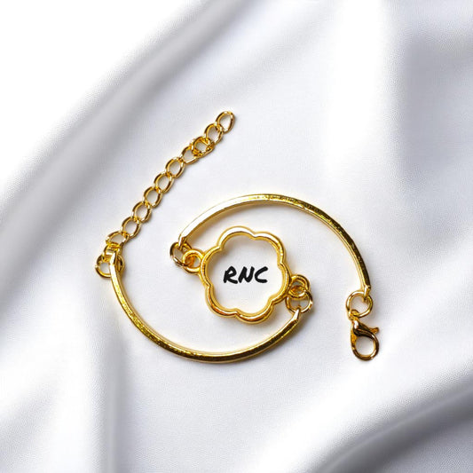 Gold Bracelet with Cloud Bezel