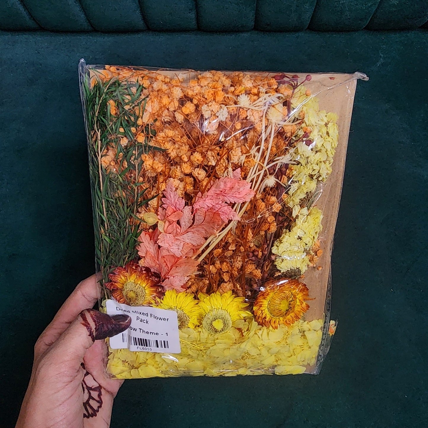 Dry Flower Sheet Card Packing β Yellow Theme (FL6010)