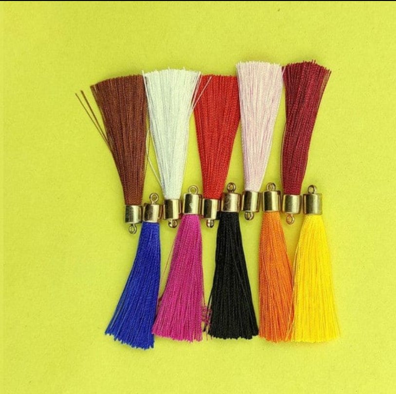 MEDIUM MULTI COLOR WITH GOLD CAP TASSEL