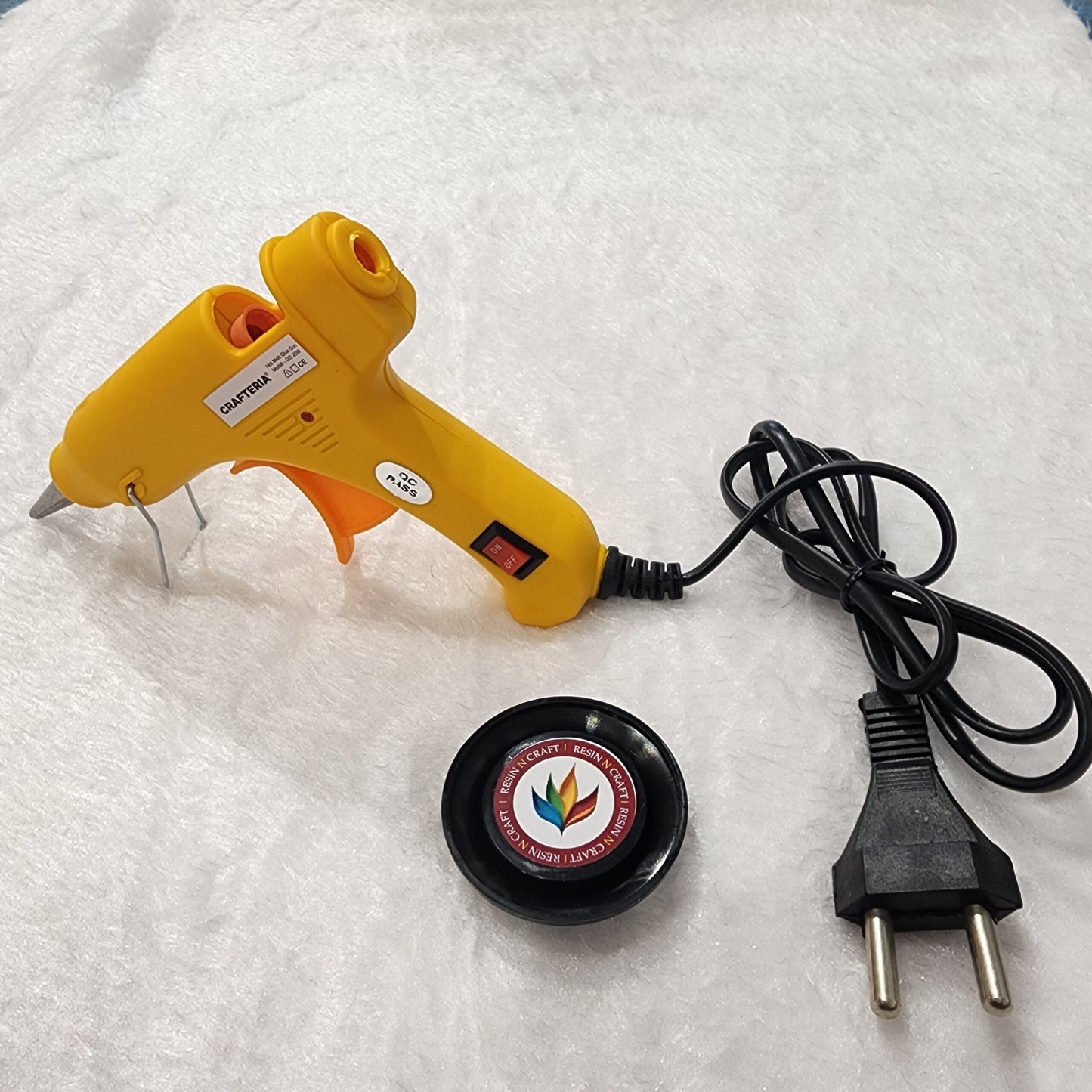 Glue Gun With On Off Button.