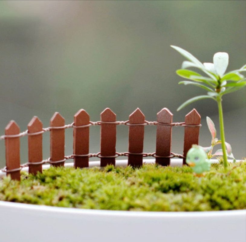 BROWN RAILING MINIATURE