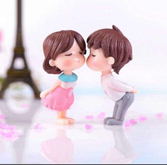 KISSING COUPLE - A1 MINIATURE