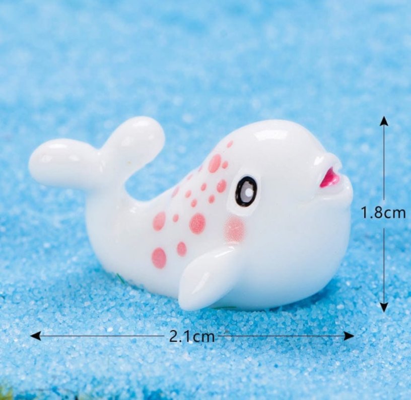 WHITE DOLPHIN MINIATURE