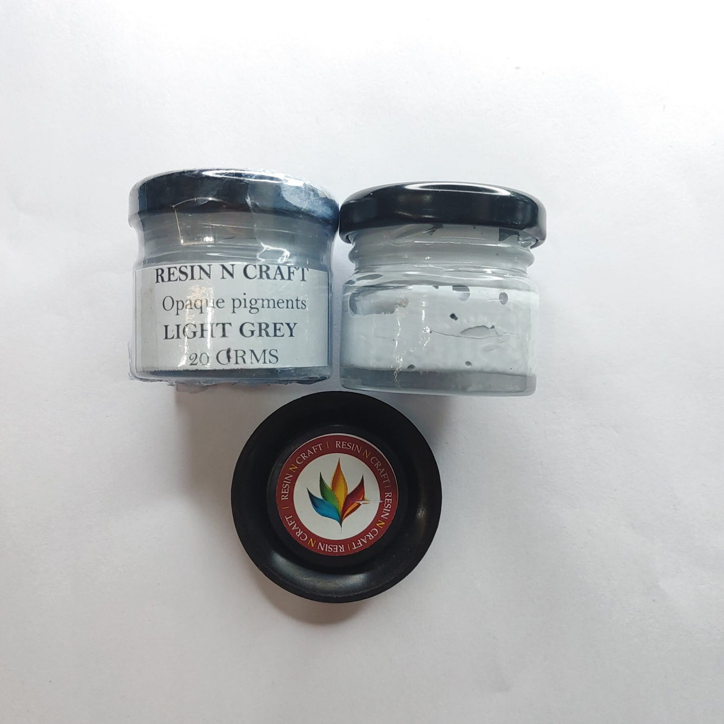 LIGHT GREY OPAQUE PIGMENT