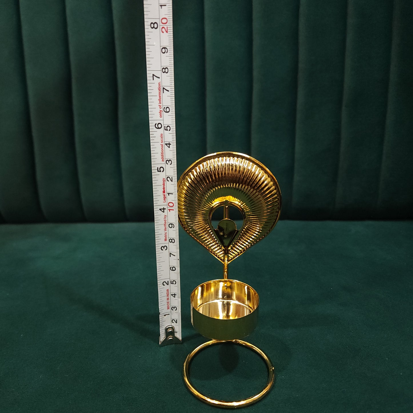 Gilded Scallop T-light Holder (Metal)