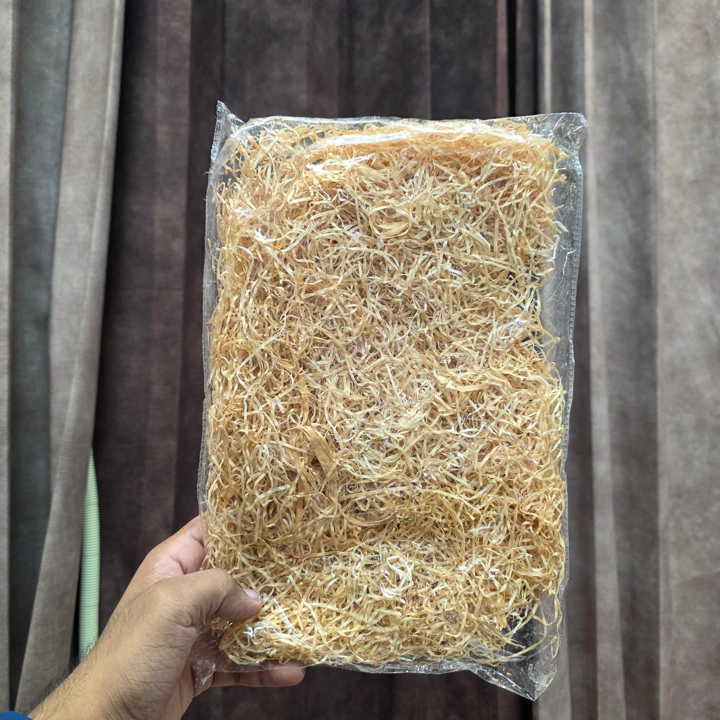 Crinkle Cut Paper Shreds For Packing – Natural Beige (40 Grams)