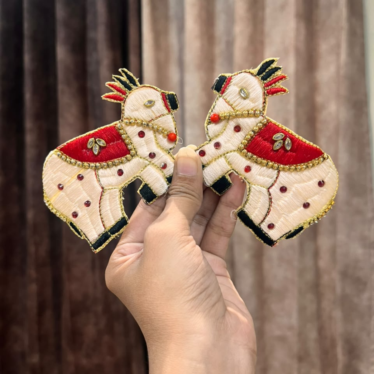 Cow / Gau Mata Decorative Patch Pair for Toran & Bandhanwar | Resin Art & DIY Craft