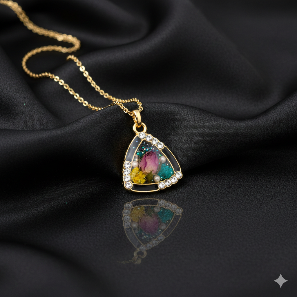 5Pcs Triangle Shape Charm Bezels With Black Enamel.(RBZ305) (GOLD)