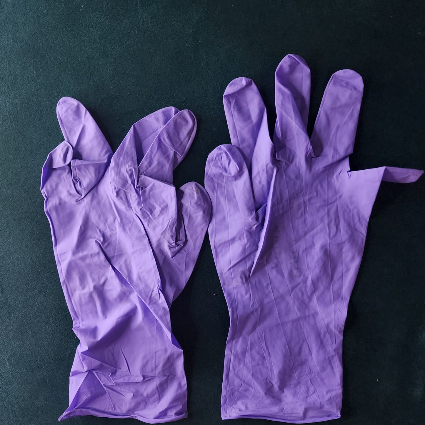 Nitril Powder less Gloves