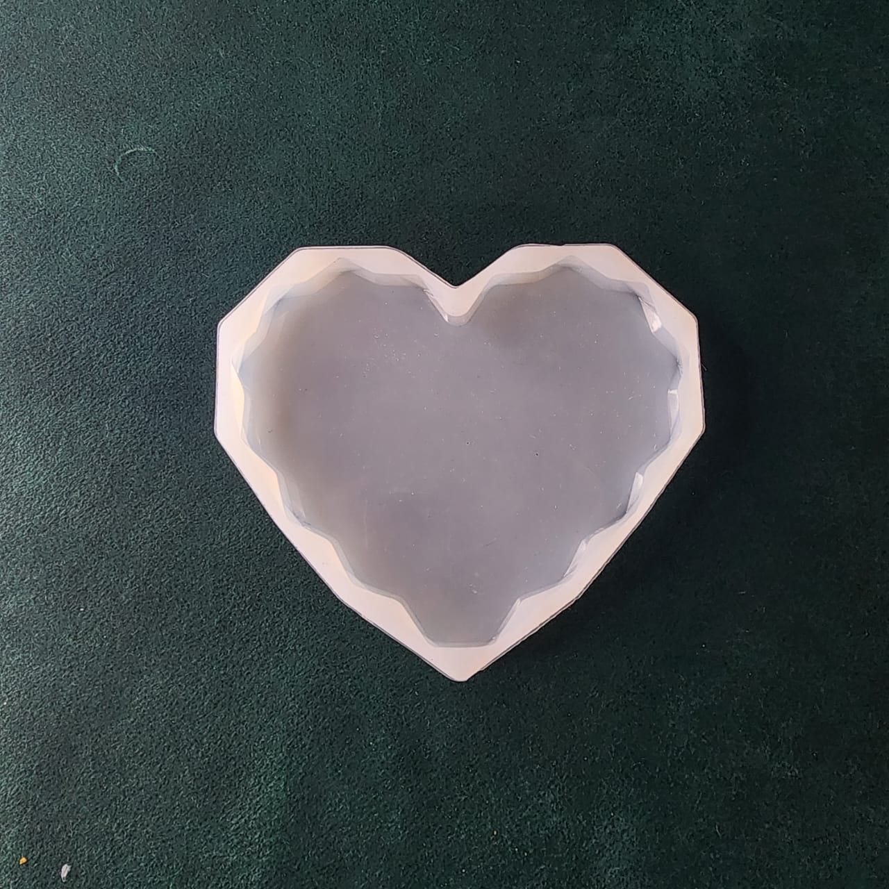 Diamond Cut Heart Mould